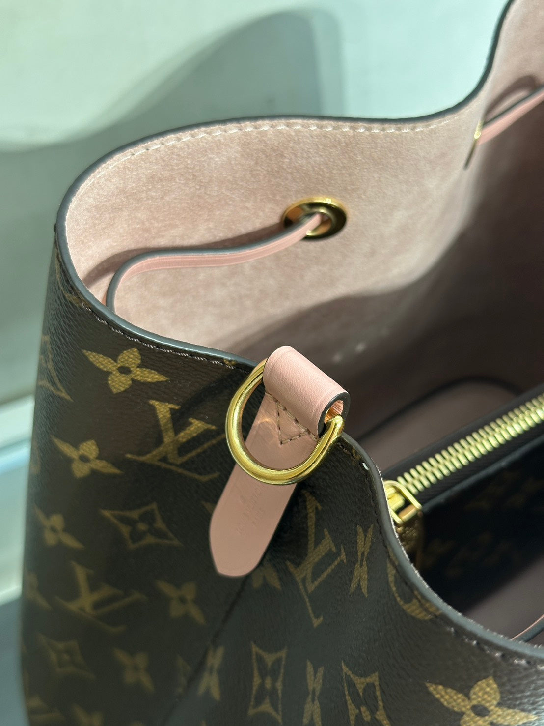 LOUIS VUITTON Neonoe水桶包 - MM粉