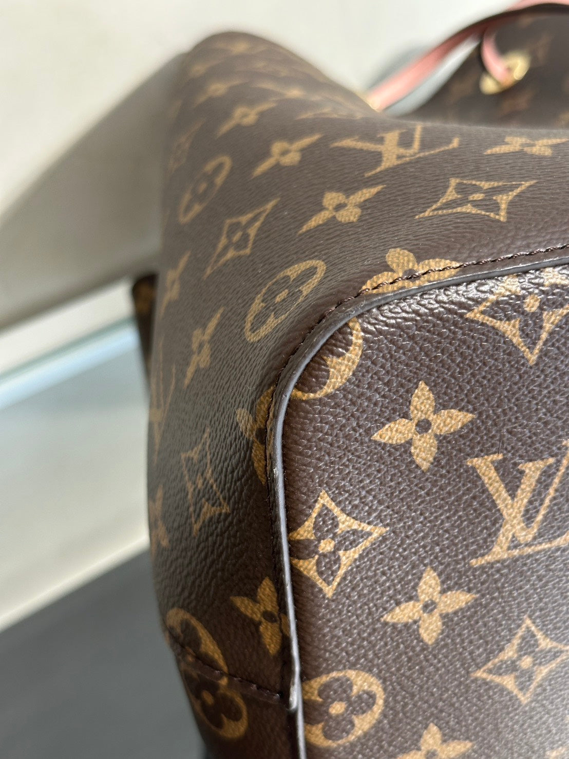 LOUIS VUITTON Neonoe水桶包 - MM粉