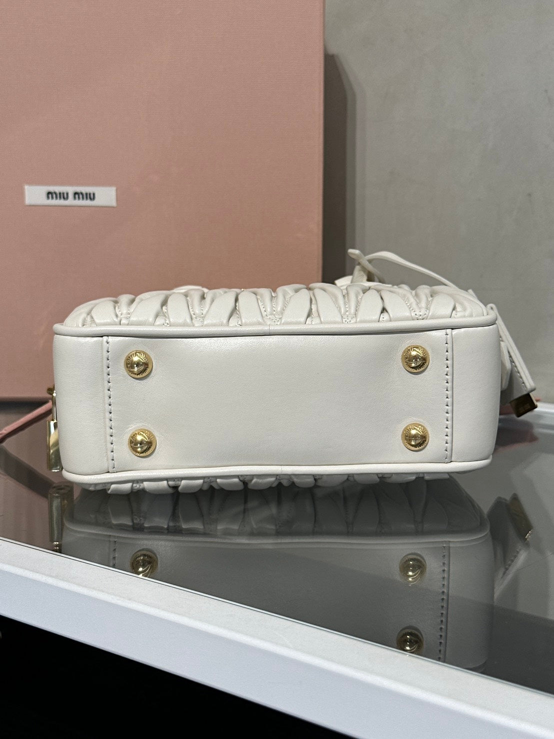 Miu Miu Arcadie Matelasse保齡球包 - 小號白