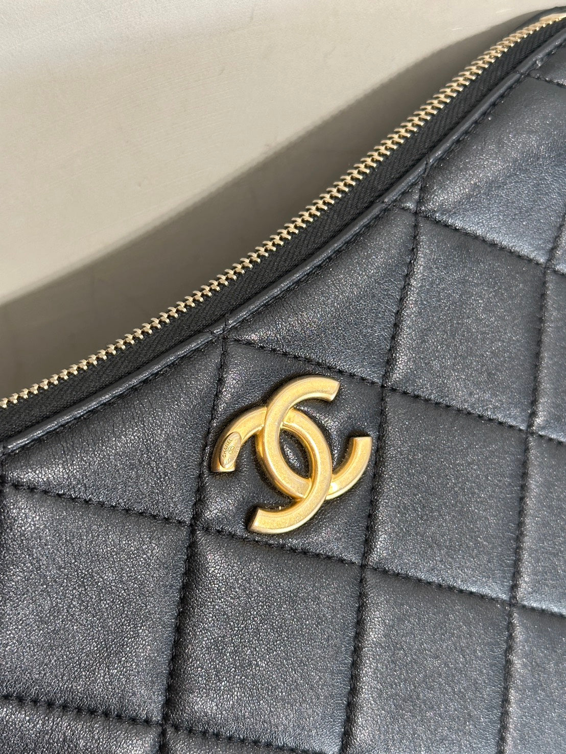 CHANEL 24S珍珠湯圓調節月亮包 - 大號黑金