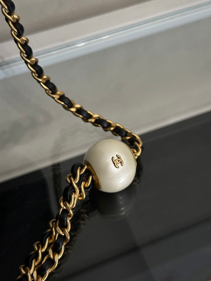 CHANEL 24S珍珠湯圓調節月亮包 - 大號黑金