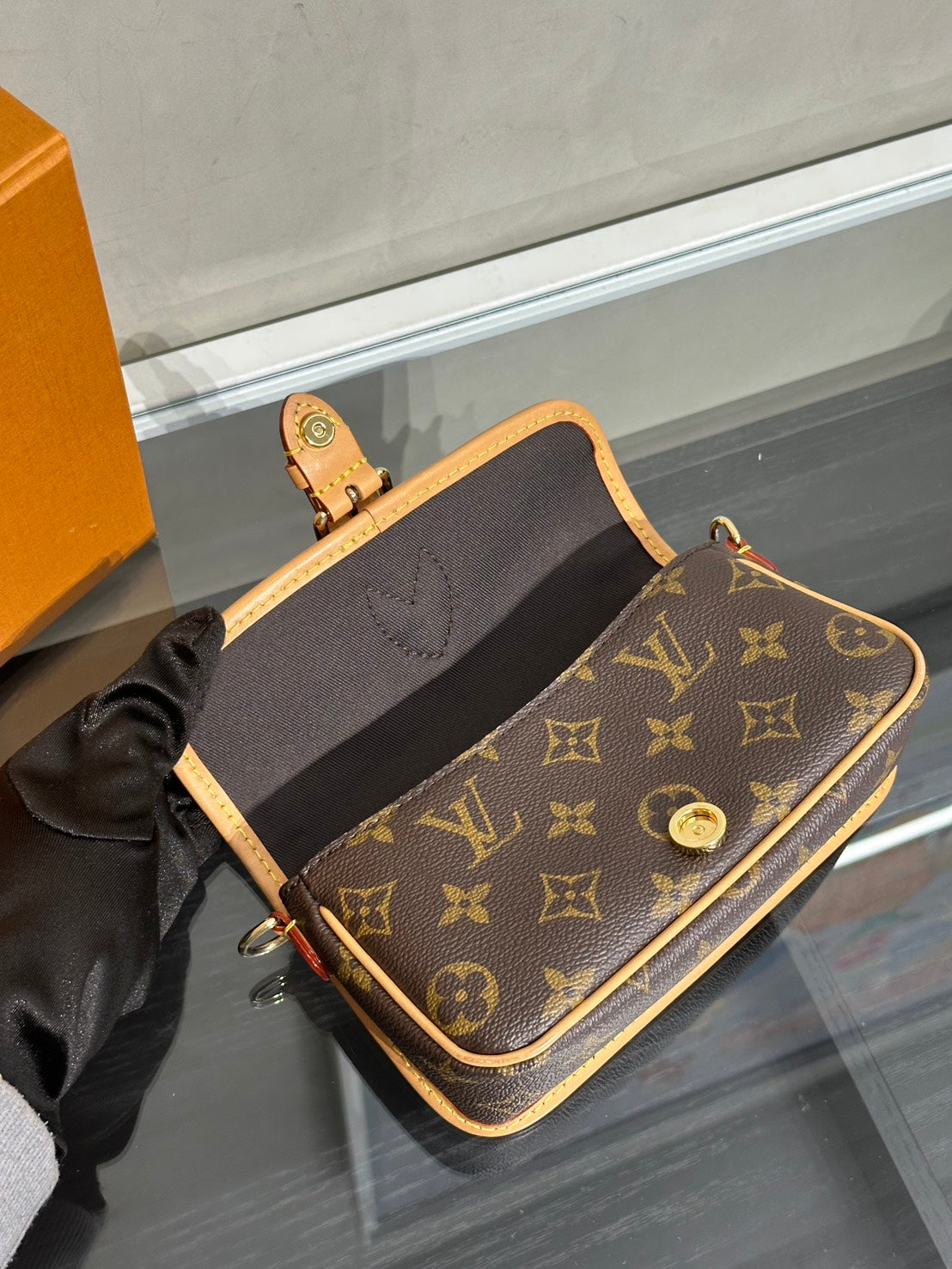 LOUIS VUITTON Nano Diane法棍包