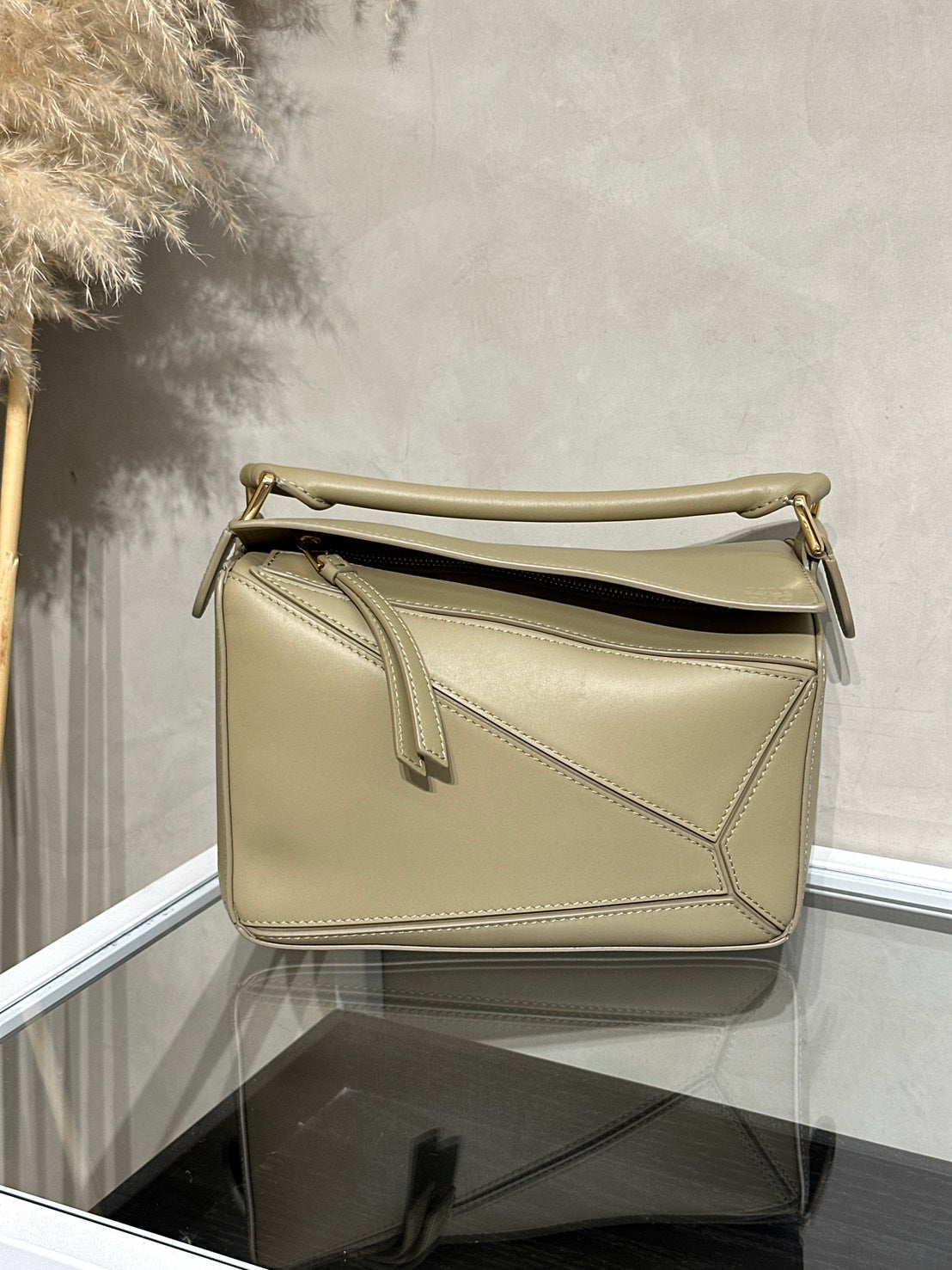 LOEWE Puzzle小牛皮手袋 - 小號卡其
