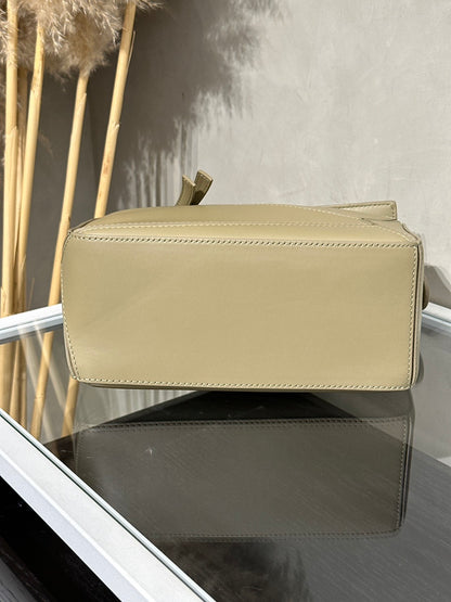 LOEWE Puzzle小牛皮手袋 - 小號卡其