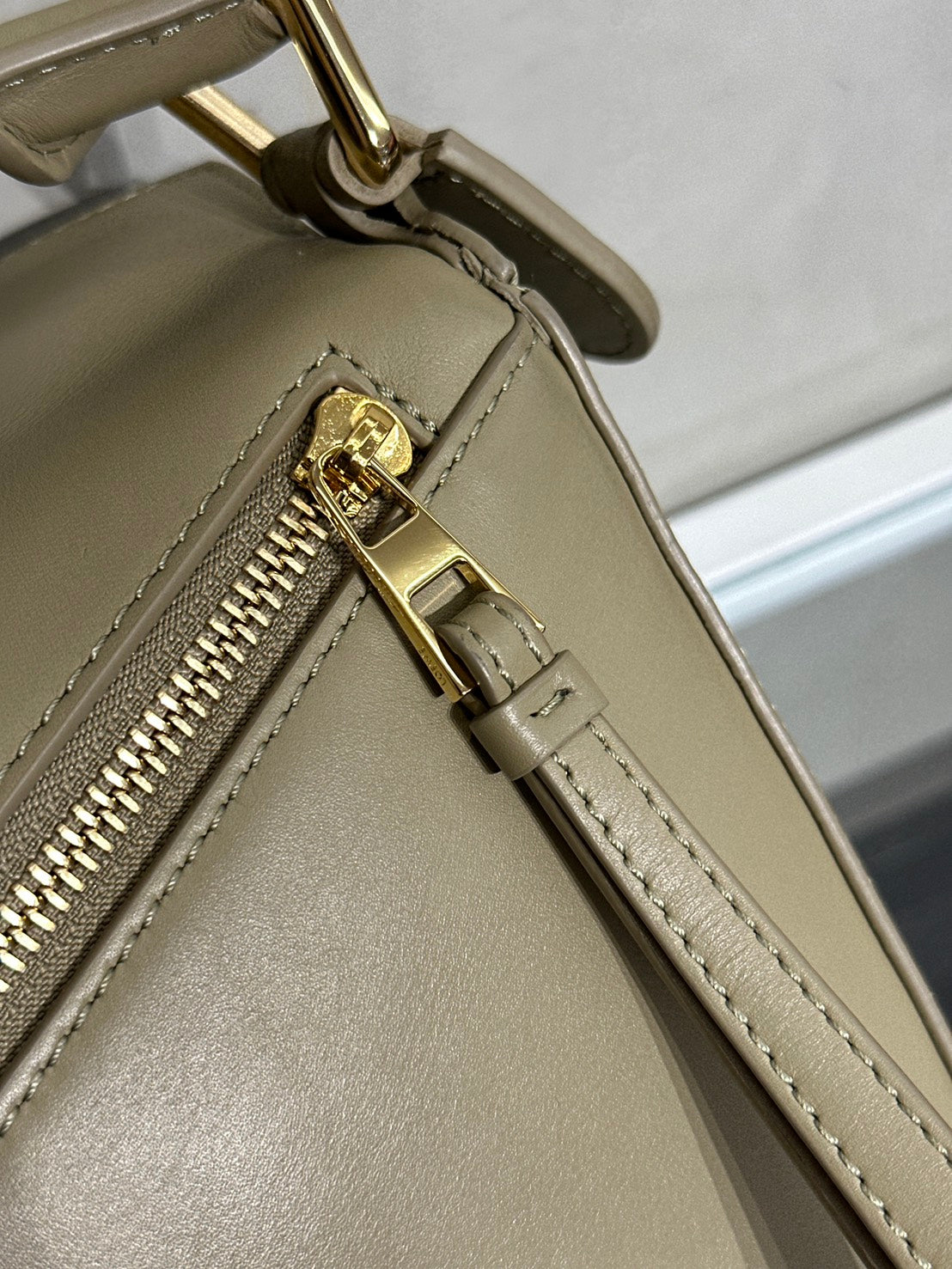 LOEWE Puzzle小牛皮手袋 - 小號卡其