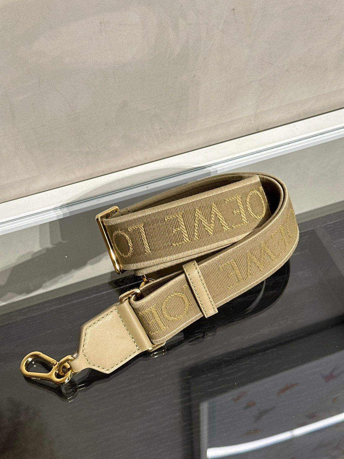 LOEWE Puzzle小牛皮手袋 - 小號卡其