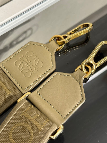 LOEWE Puzzle小牛皮手袋 - 小號卡其