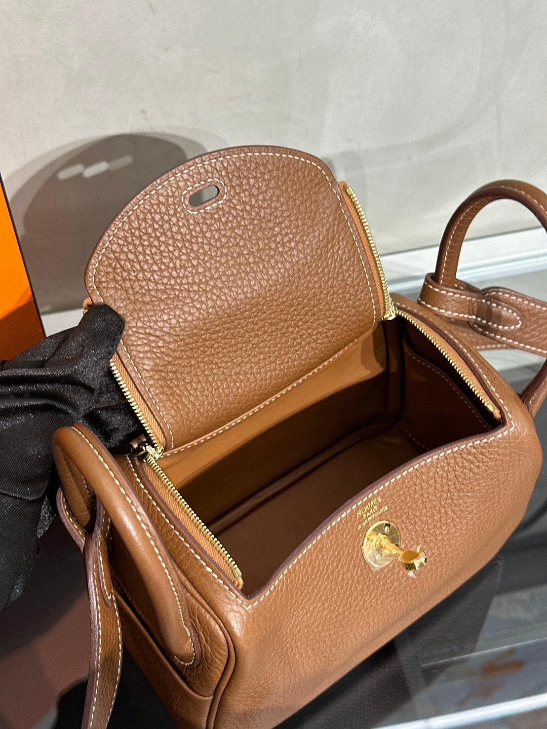 HERMES Mini Lindy - Gold 37 金棕金 B