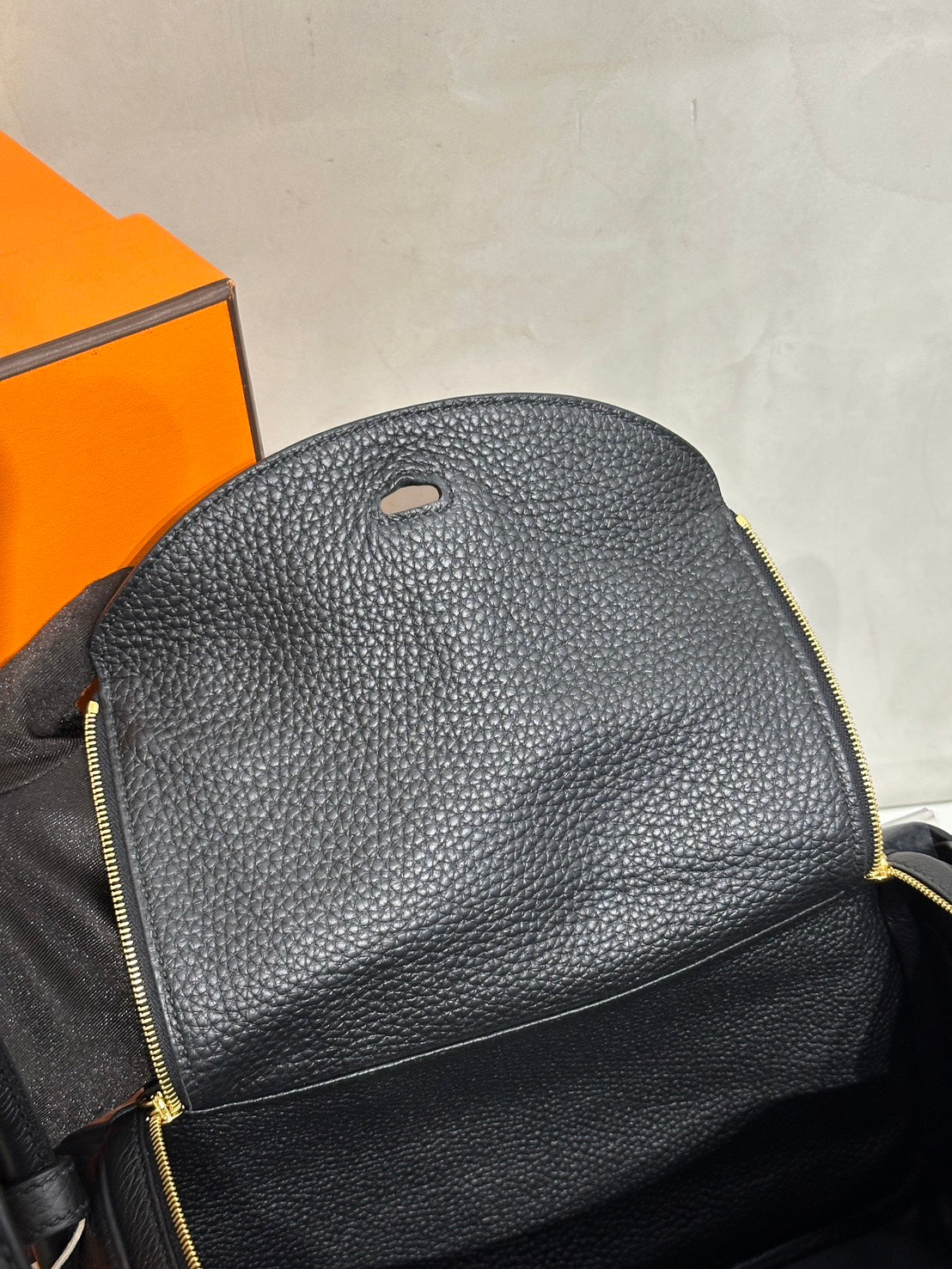 HERMES Lindy 26 - Noir 89 黑金 Z