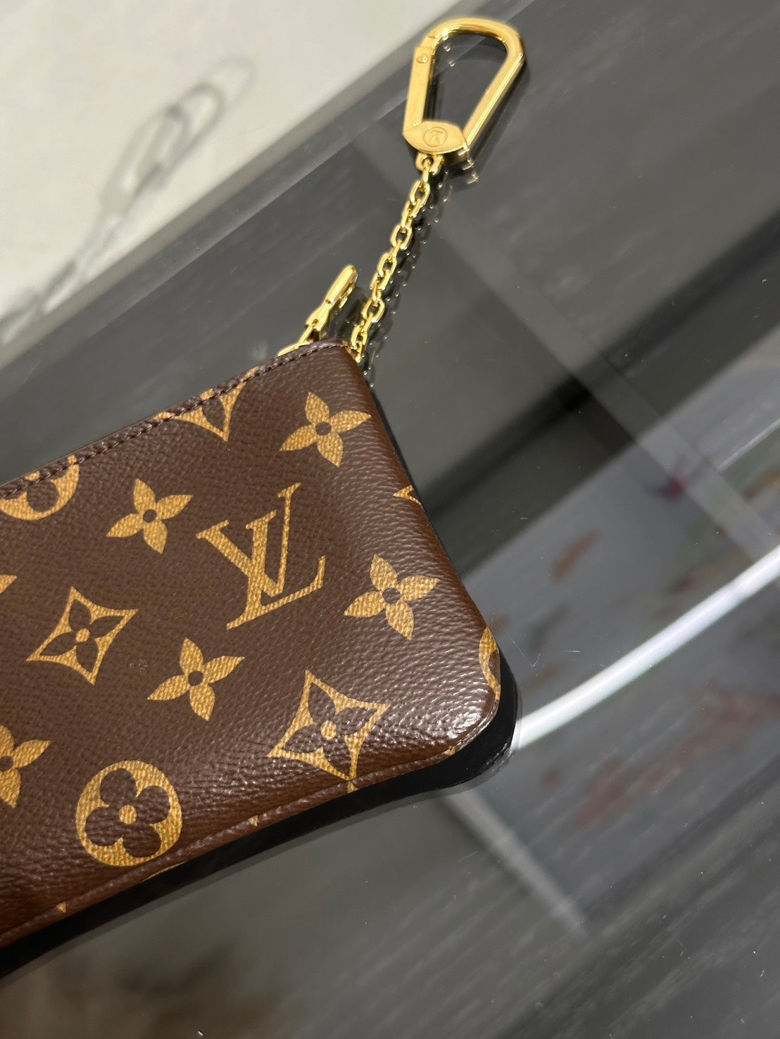 LOUIS VUITTON 鑰匙扣拉鍊零錢包