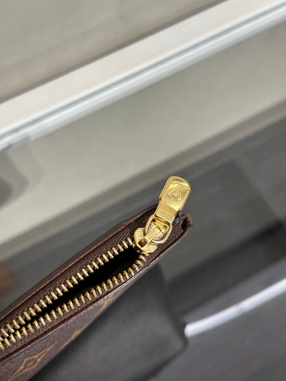 LOUIS VUITTON 鑰匙扣拉鍊零錢包