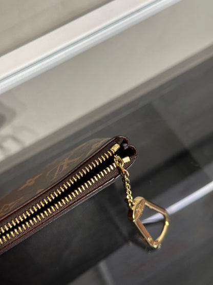 LOUIS VUITTON 鑰匙扣拉鍊零錢包