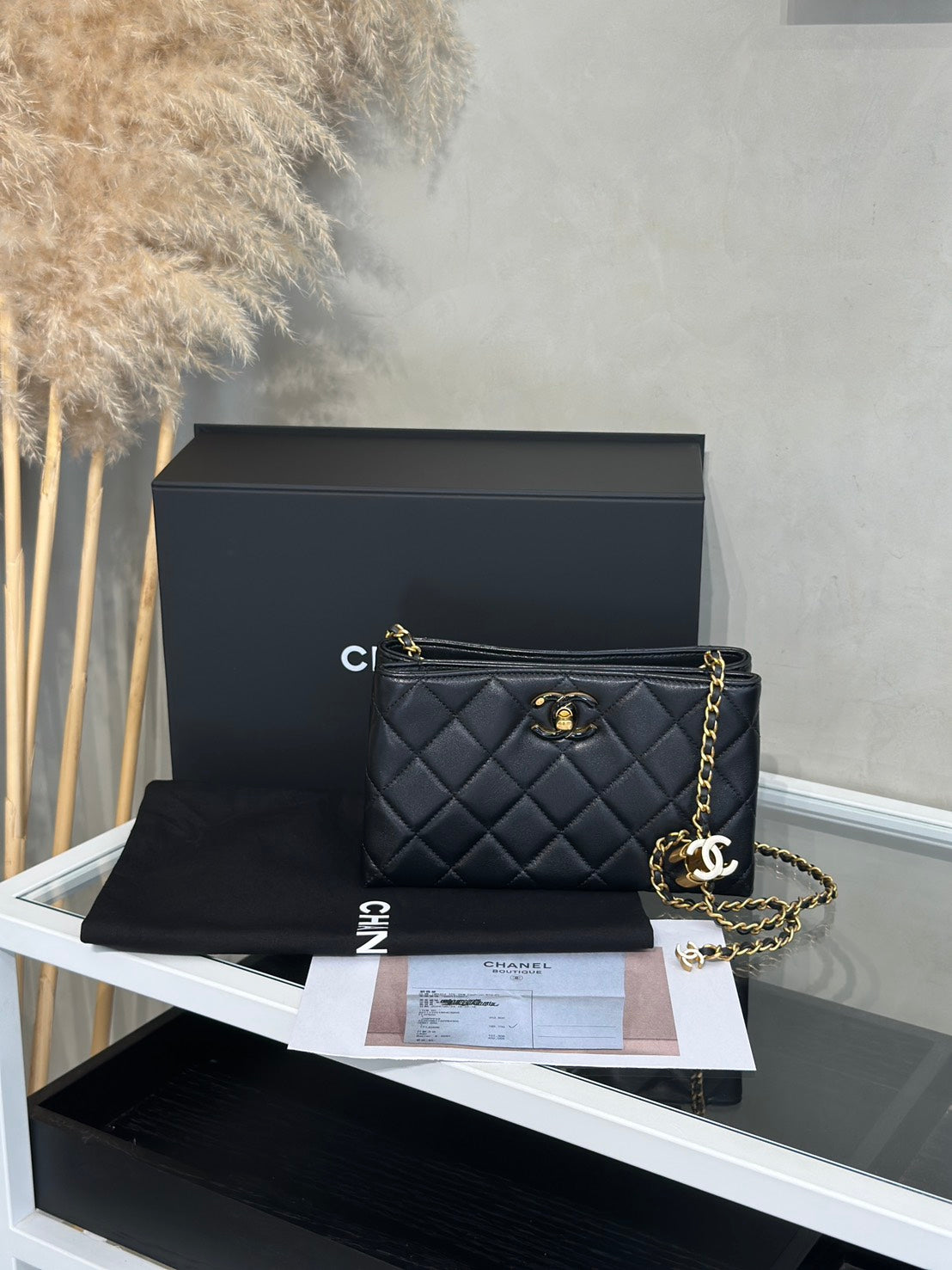 CHANEL 24A琺瑯雙C調節釦風琴包