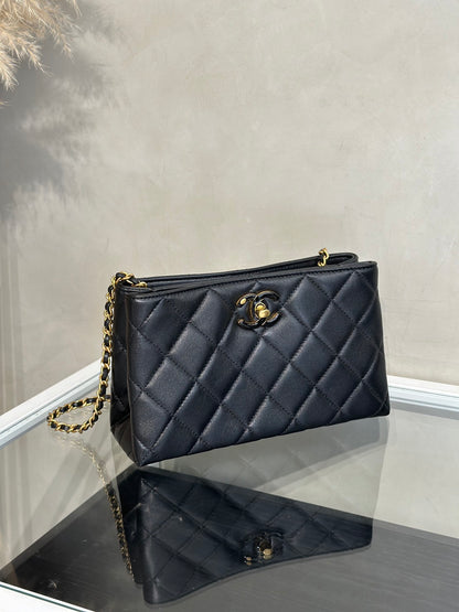 CHANEL 24A琺瑯雙C調節釦風琴包