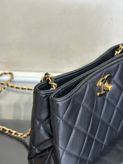 CHANEL 24A琺瑯雙C調節釦風琴包