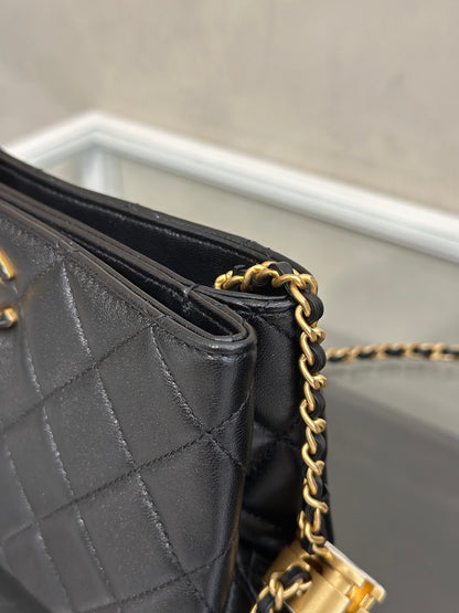 CHANEL 24A琺瑯雙C調節釦風琴包