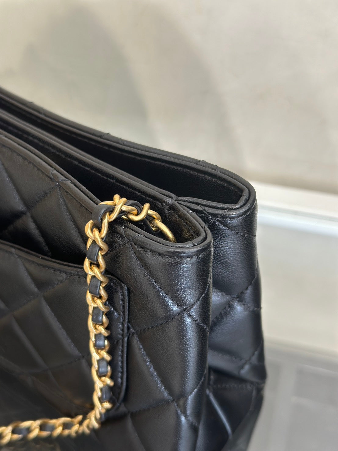 CHANEL 24A琺瑯雙C調節釦風琴包