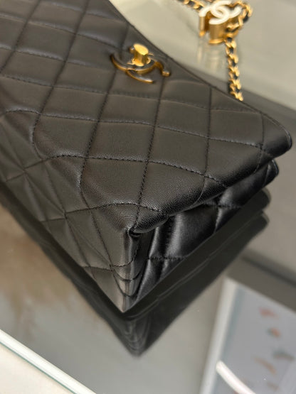 CHANEL 24A琺瑯雙C調節釦風琴包