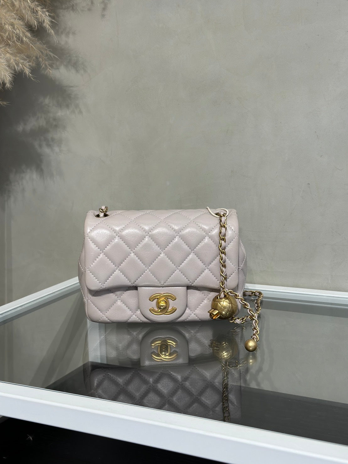 CHANEL 經典口蓋包方胖子 17 - 金球淺灰紫