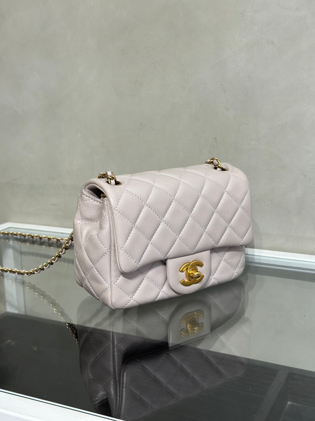 CHANEL 經典口蓋包方胖子 17 - 金球淺灰紫