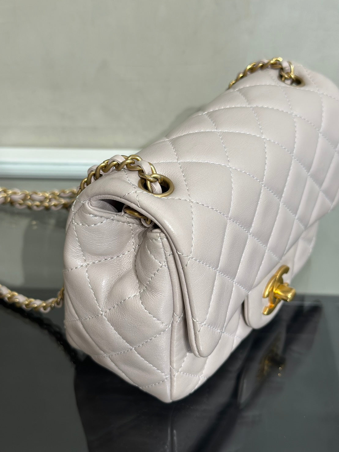 CHANEL 經典口蓋包方胖子 17 - 金球淺灰紫