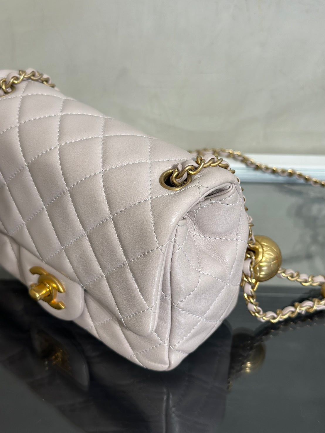 CHANEL 經典口蓋包方胖子 17 - 金球淺灰紫