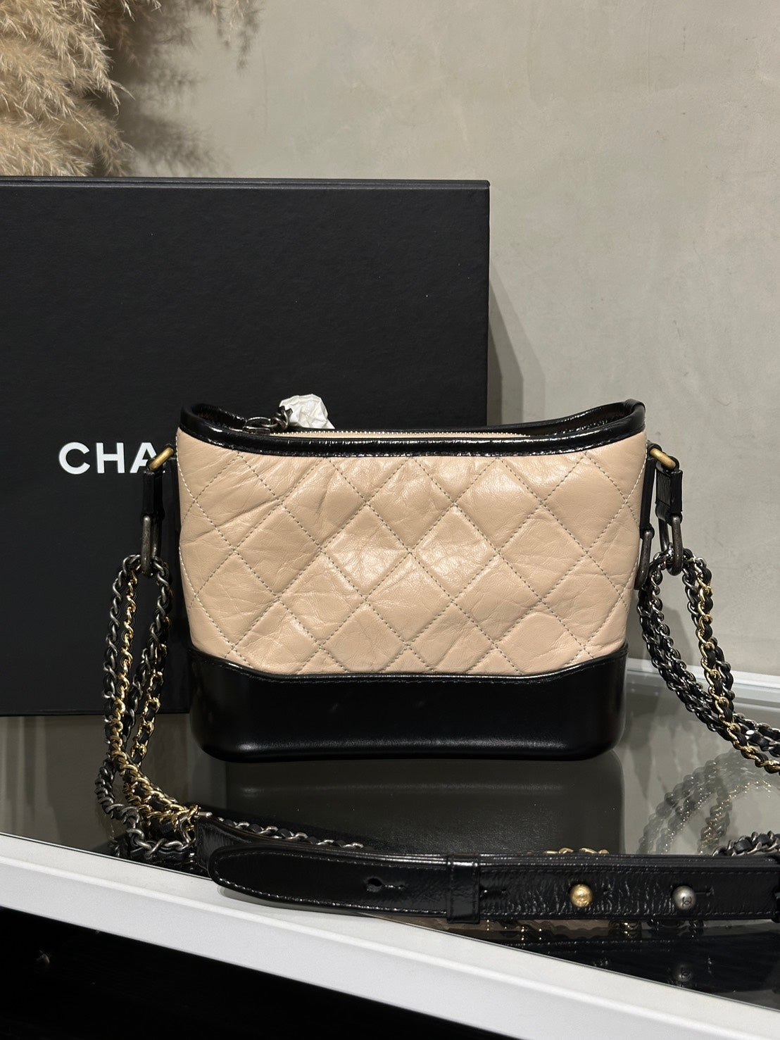 CHANEL 雙鍊條流浪包 - 小號米黑25開