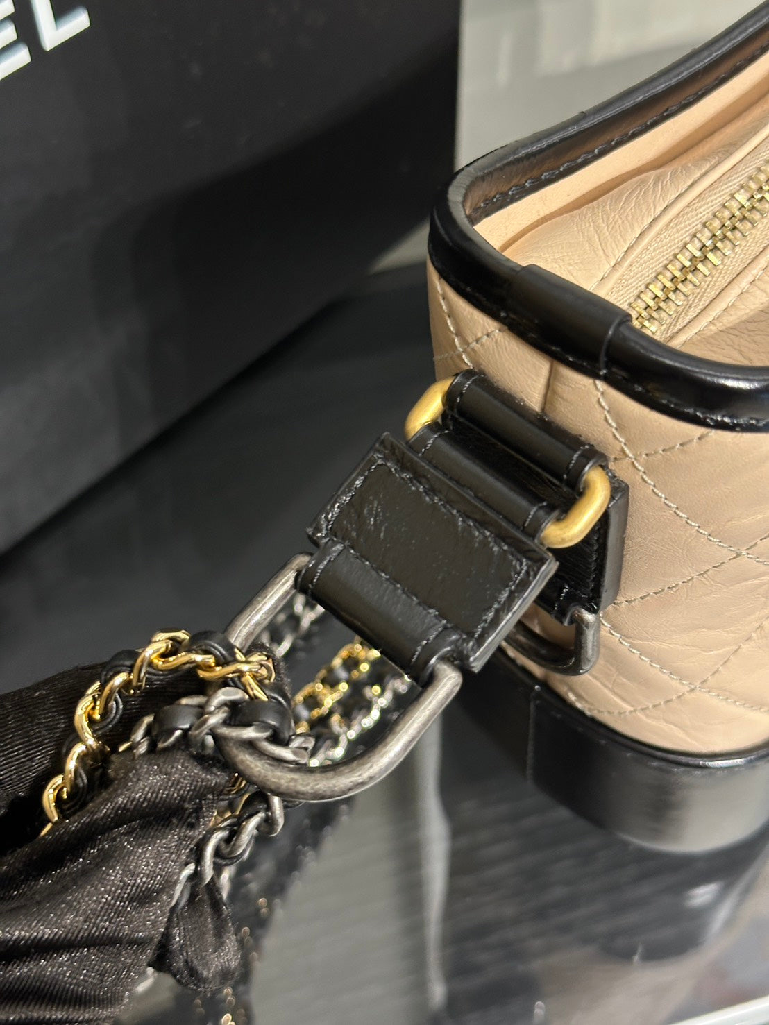CHANEL 雙鍊條流浪包 - 小號米黑25開