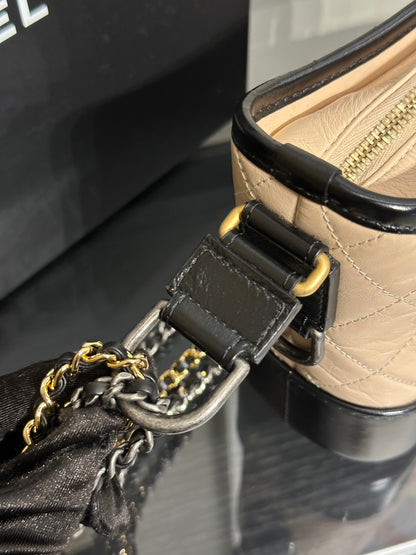 CHANEL 雙鍊條流浪包 - 小號米黑25開