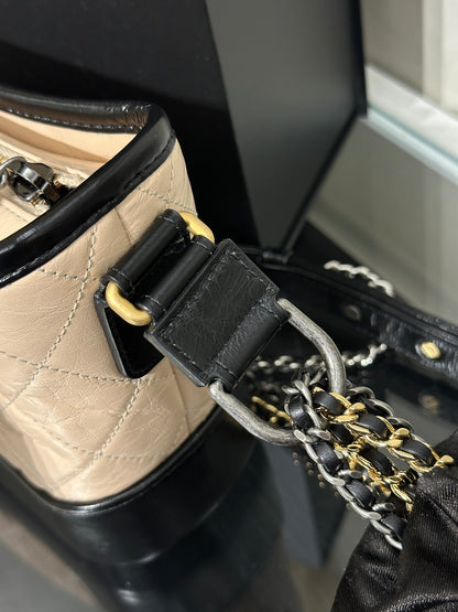 CHANEL 雙鍊條流浪包 - 小號米黑25開