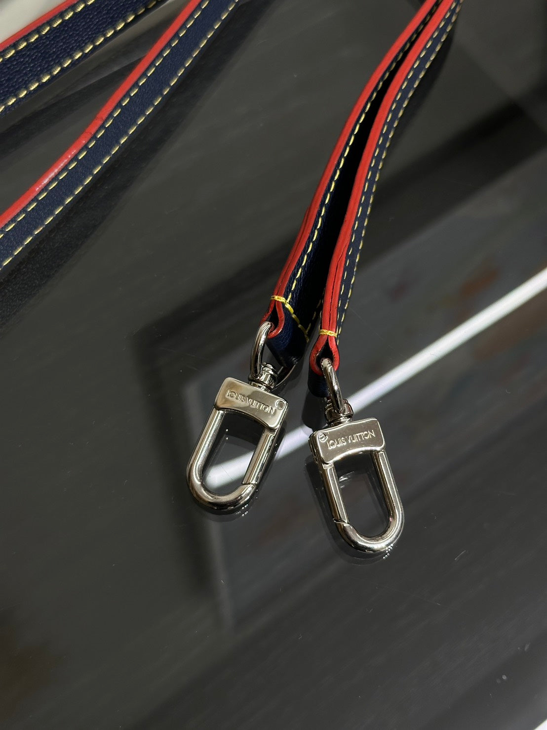LOUIS VUITTON Twist Tote - 深藍