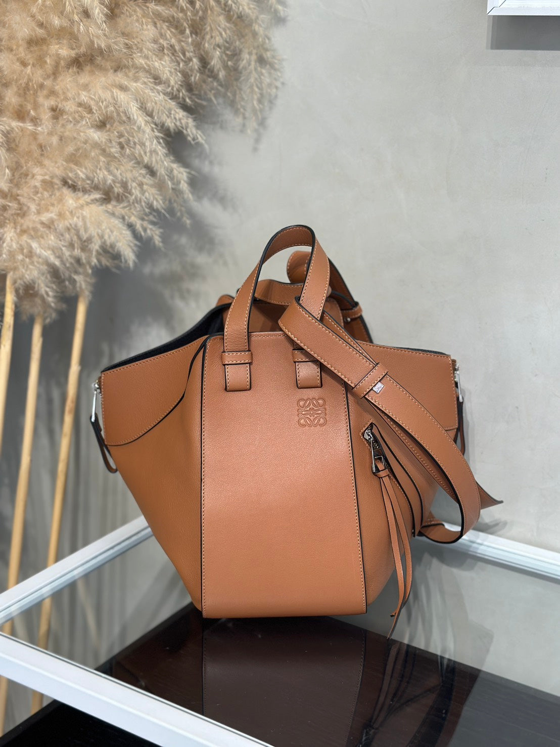 LOEWE Hammock吊床包 - 小號棕