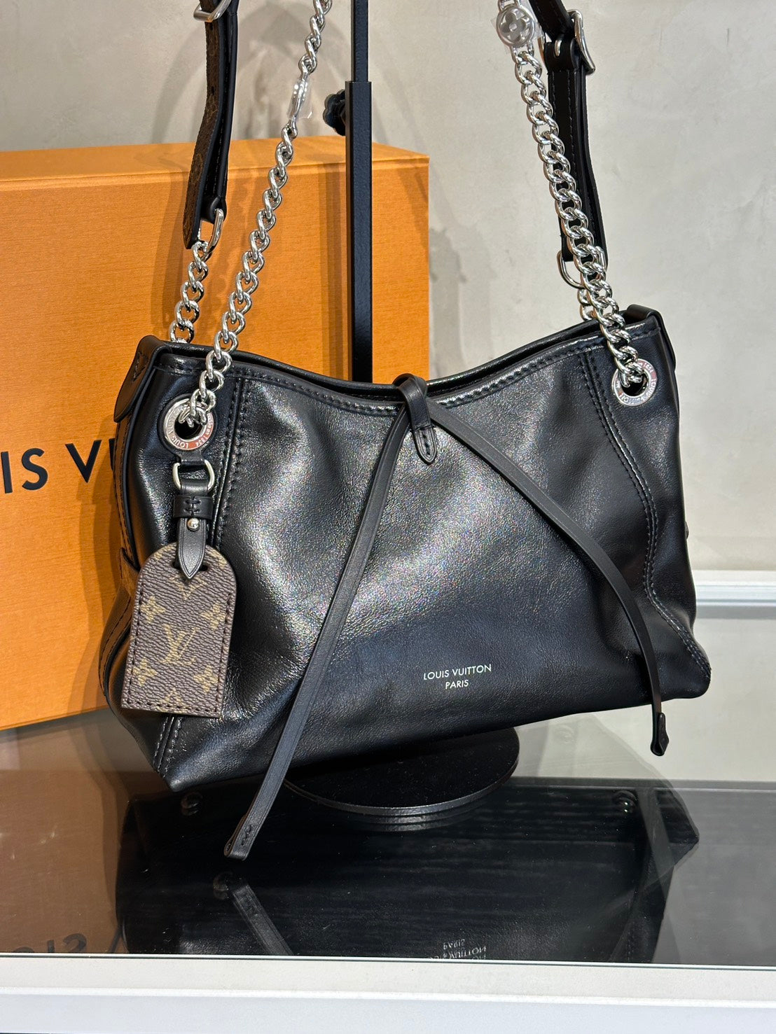 LOUIS VUITTON CarryAll BB - 黑