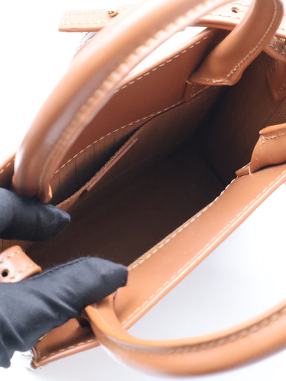 LOEWE Standard A5小牛皮斜背包