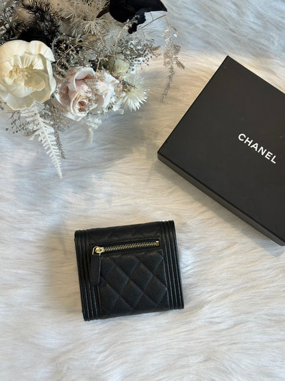 CHANEL Boy粒面牛皮三折短夾 - 黑金