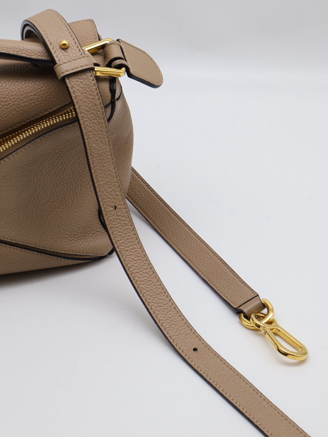 LOEWE Puzzle小牛皮手袋 - 小號沙色