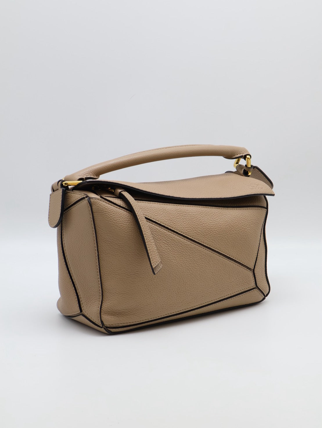 LOEWE Puzzle小牛皮手袋 - 小號沙色