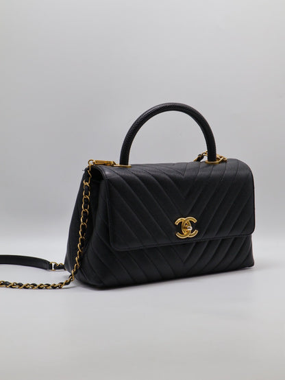 CHANEL Coco HandleV字蜥蜴紋壓花手柄 - 中號黑金26開
