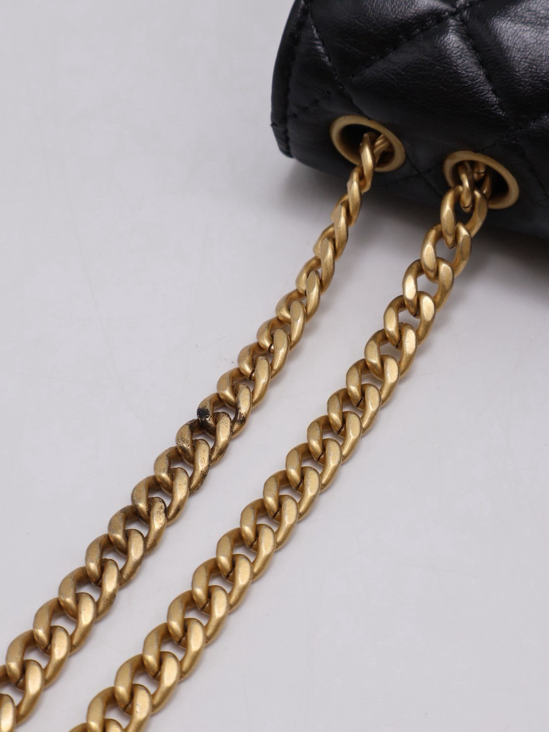 CHANEL 風衣釦小羊皮WOC - 黑金