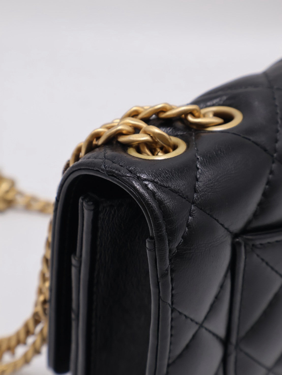 CHANEL 風衣釦小羊皮WOC - 黑金