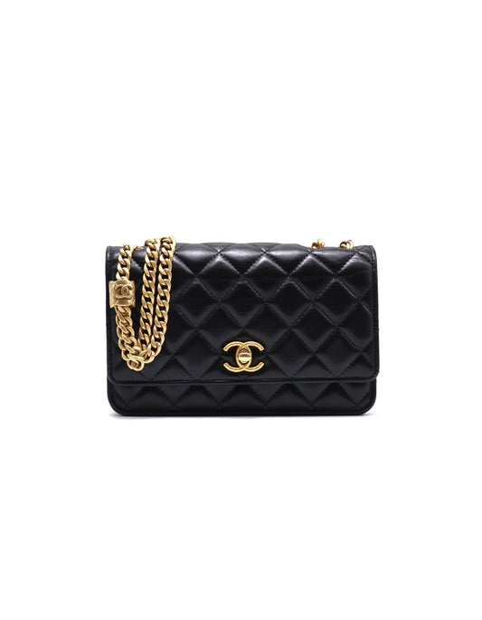 CHANEL 風衣釦小羊皮WOC - 黑金