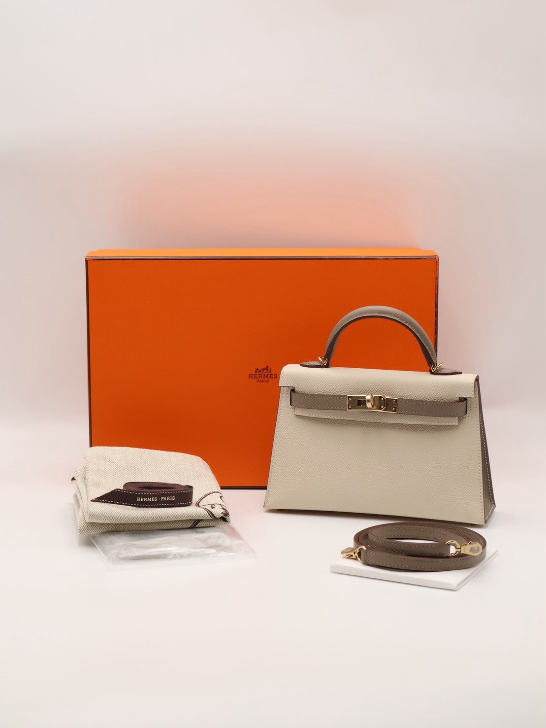 HERMES Mini Kelly ll - Craie/Etoupe 奶昔白拚大象灰金 W