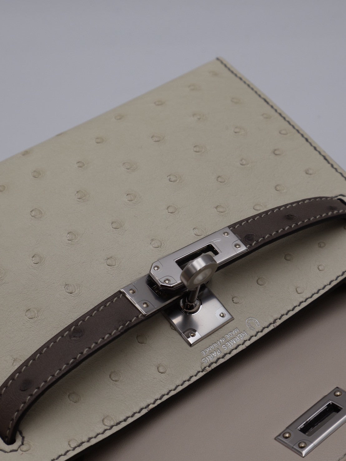 HERMES Mini Kelly ll - Nata/Etoupe 鴕鳥皮奶油白拚大象灰銀 K