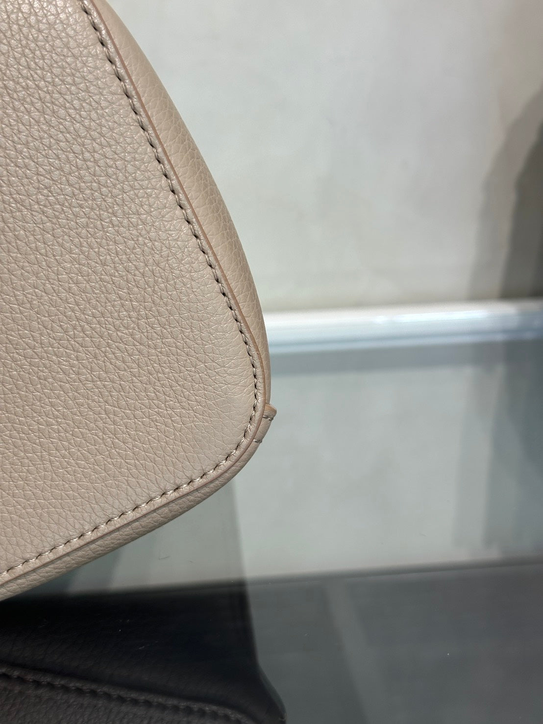 LOEWE Mini Pebble Bucket水桶包 - 沙色