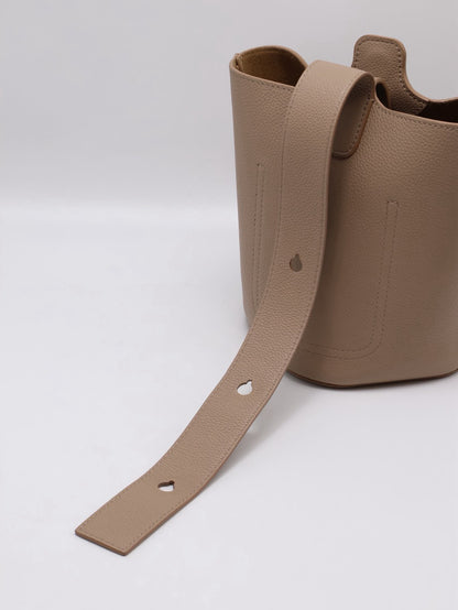 LOEWE Mini Pebble Bucket水桶包 - 沙色