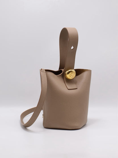 LOEWE Mini Pebble Bucket水桶包 - 沙色