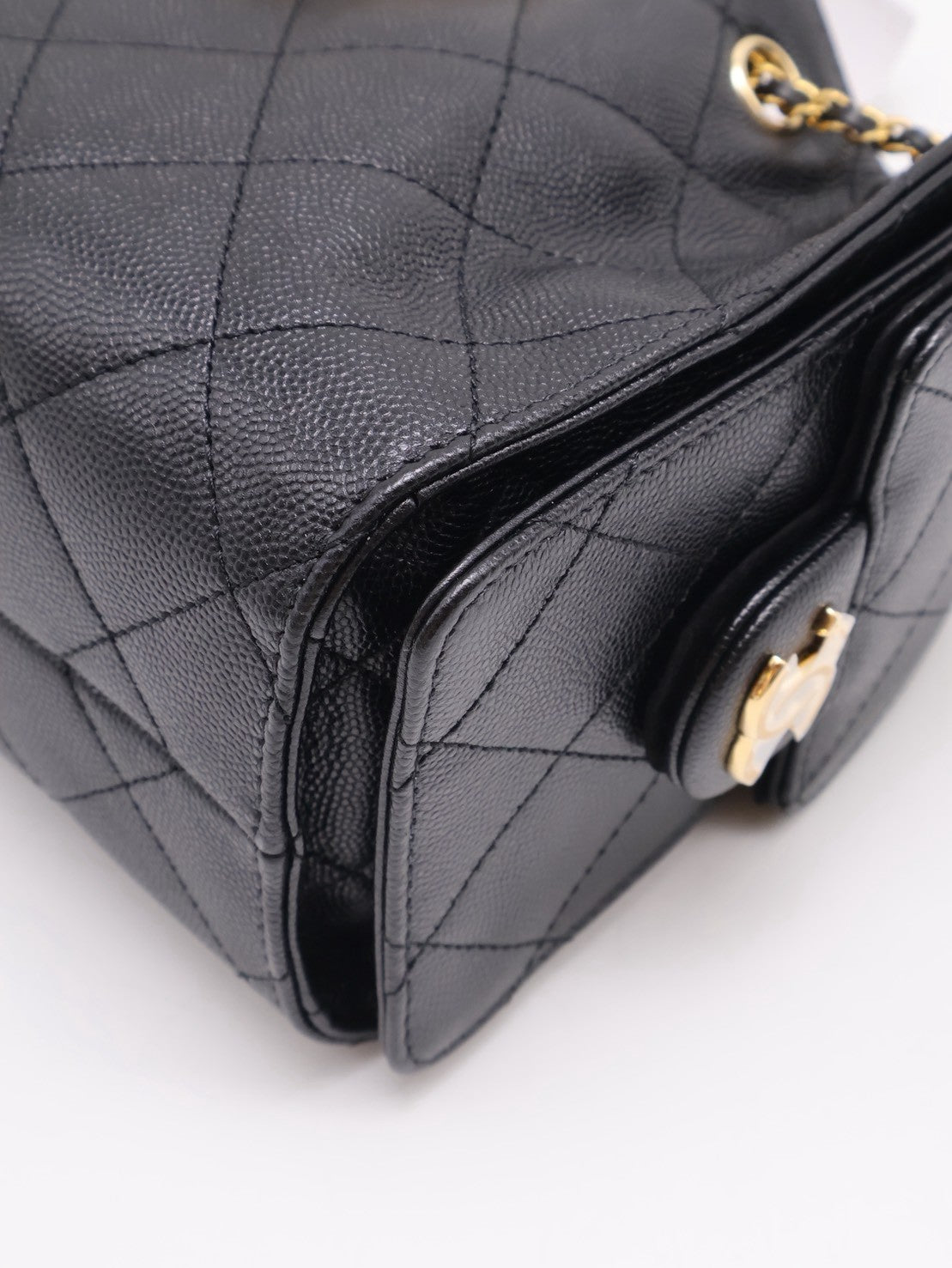 CHANEL 25 Mini Hobo Bag - 黑亮金