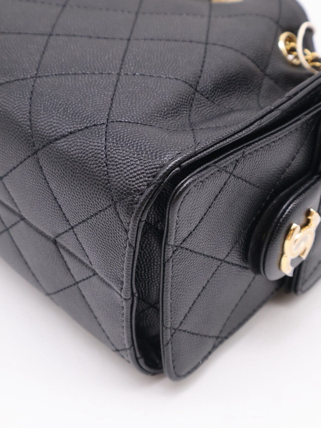 CHANEL 25 Mini Hobo Bag - 黑亮金