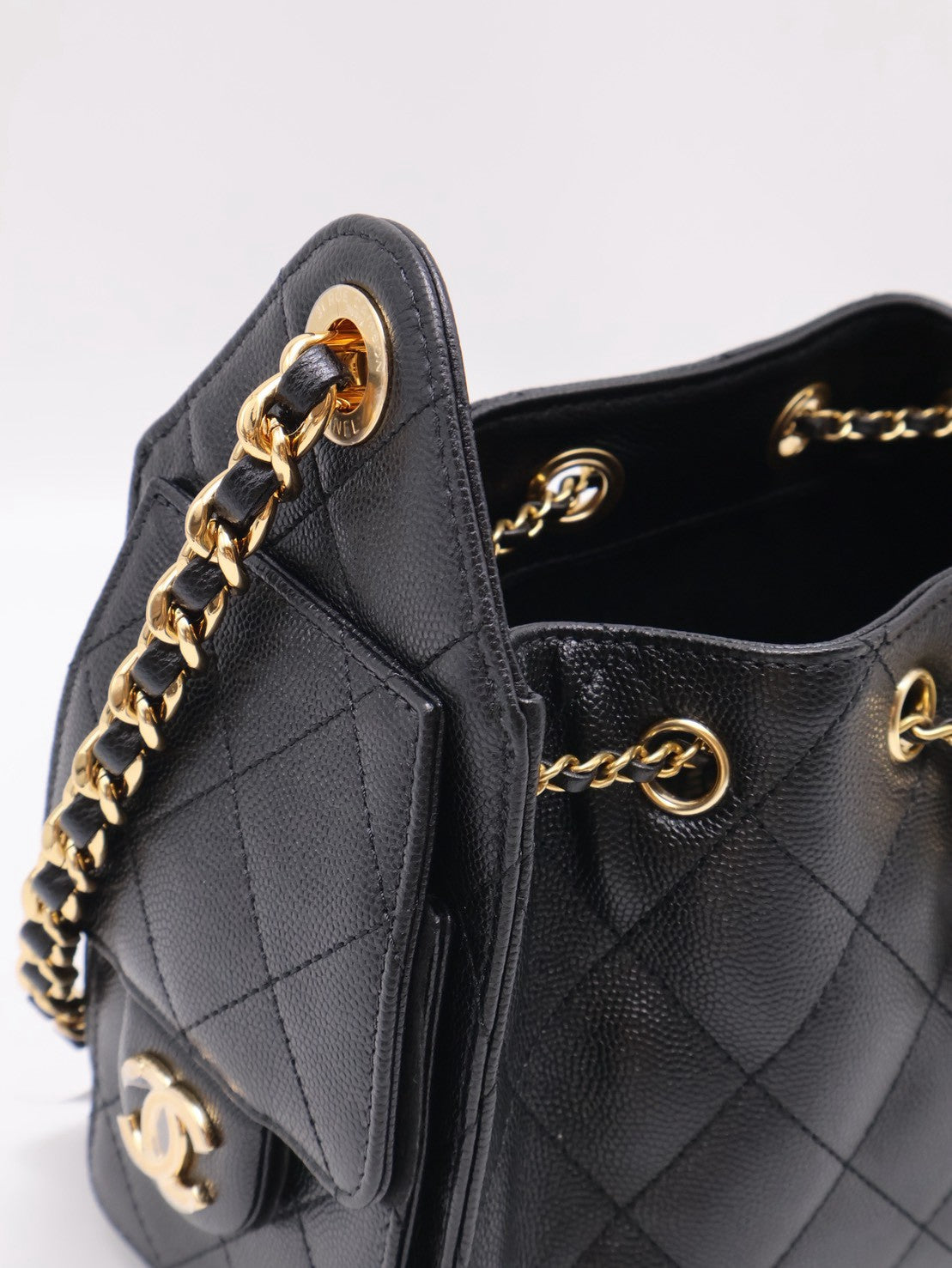 CHANEL 25 Mini Hobo Bag - 黑亮金