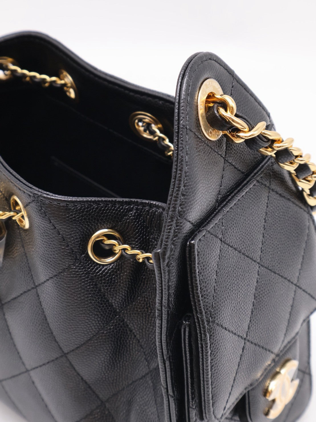 CHANEL 25 Mini Hobo Bag - 黑亮金